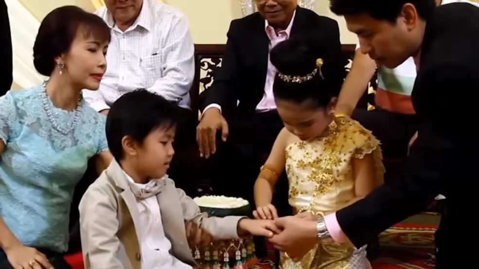 Los mellizos casándose en Tailandia Los mellizos casándose en Tailandia