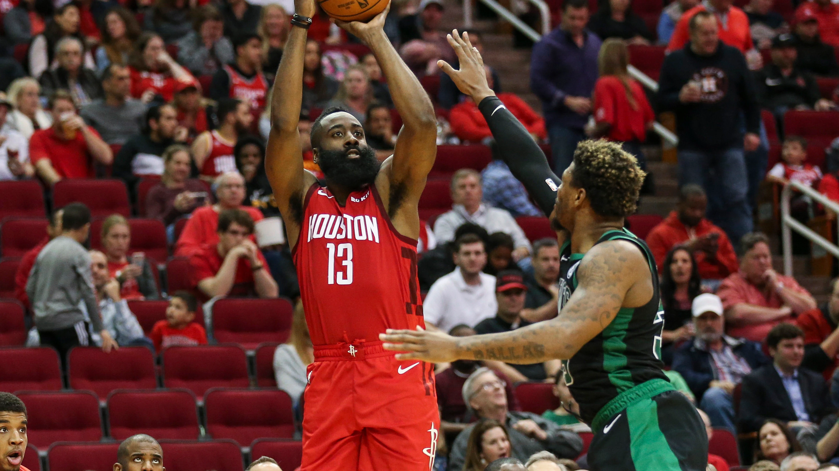 James Harden, en acción ante los Celtics