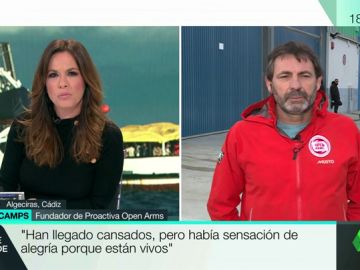 Óscar Camps, tras la llegada del Open Arms a Algeciras: "Han llegado cansados, pero satisfechos porque están vivos" Óscar Camps, tras la llegada del Open Arms a Algeciras: "Han llegado cansados, pero satisfechos porque están vivos"