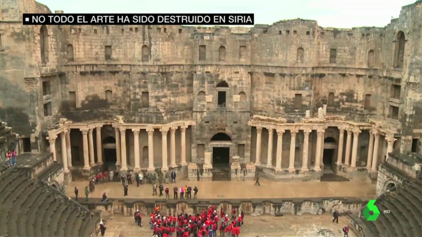 No todo el arte est&aacute; perdido en Siria: un teatro romano en pie pese a los bombardeos llena de esperanza a los expertos