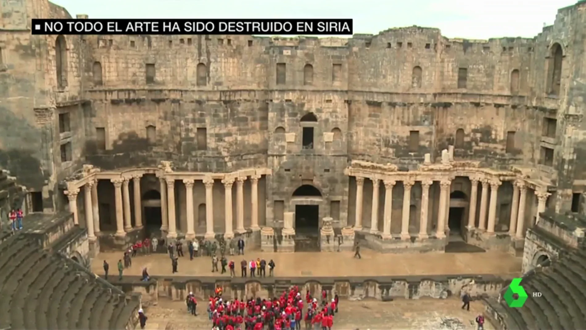 No todo el arte está perdido en Siria: un teatro romano en pie pese a los bombardeos llena de esperanza a los expertos