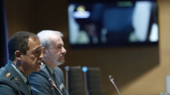 El coronel jefe de la Comandancia de la Guardia Civil de Huelva, Ezequiel Romero, y el teniente coronel de la UCO Jes&uacute;s Garc&iacute;a Fustel