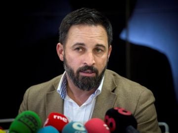 Santiago Abascal ante los medios Santiago Abascal ante los medios