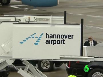 Cancelan todos los vuelos en el aeropuerto de Hannover por una alerta de seguridad Cancelan todos los vuelos en el aeropuerto de Hannover por una alerta de seguridad
