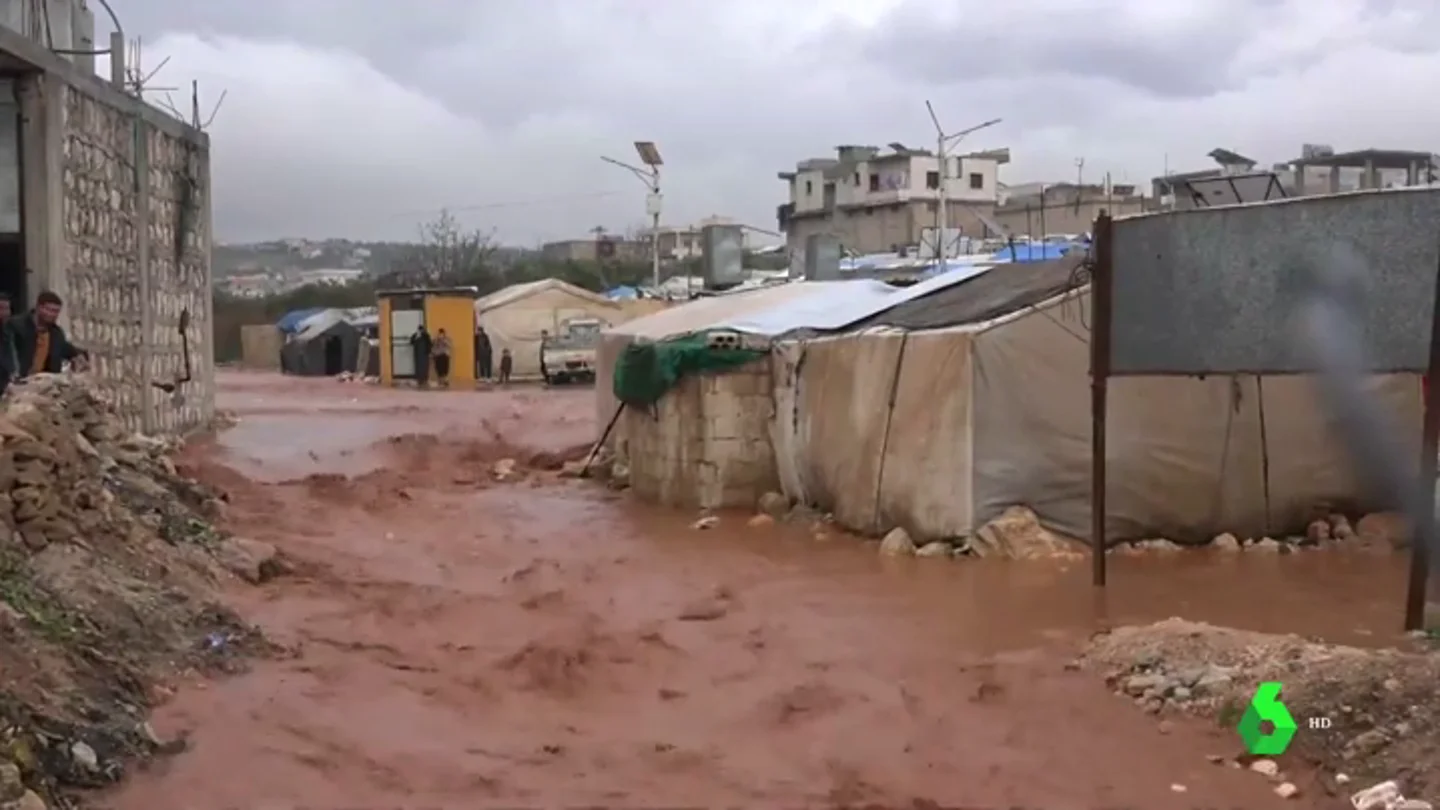 Más de 250.000 sirios afectados por las inundaciones en los campos de desplazados al norte del país Más de 250.000 sirios afectados por las inundaciones en los campos de desplazados al norte del país