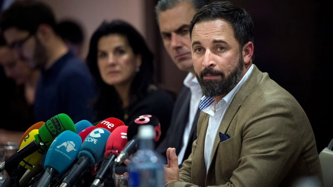 Santiago Abascal ante los medios