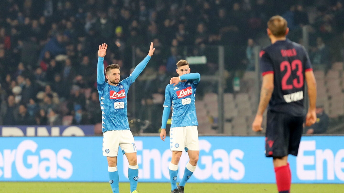Mertens celebra un gol con el N&aacute;poles