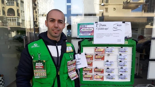 Luis Pino Fernández, vendedor de la ONCE Luis Pino Fernández, vendedor de la ONCE