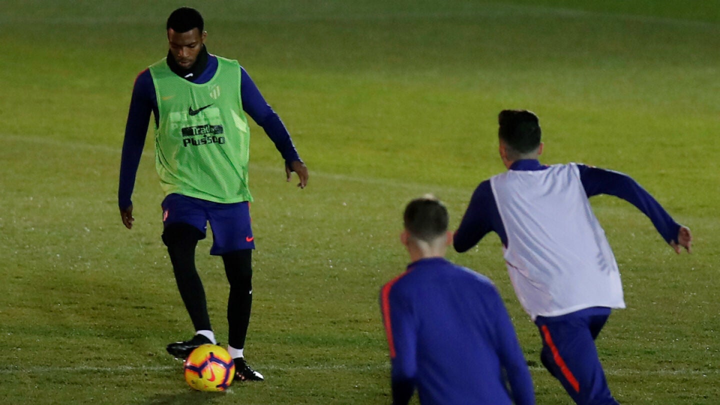Lemar, en un entrenamiento con el Atl&eacute;tico