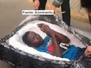 Imagen de los migrantes encontrados en el interior de colchones en la frontera de Melilla Imagen de los migrantes encontrados en el interior de colchones en la frontera de Melilla