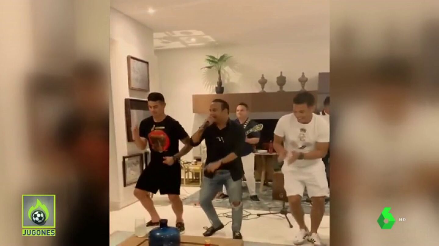 El duelo de baile entre James Rodr&iacute;guez y Teo Guti&eacute;rrez