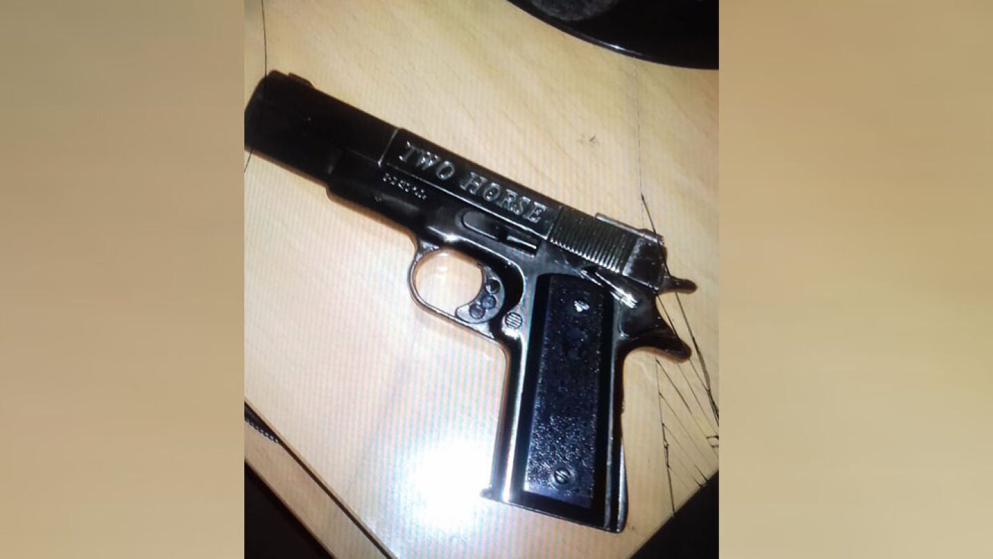 Pistola del detenido en Barcelona por intentar entrar en la Sagrada Familia con cargadores