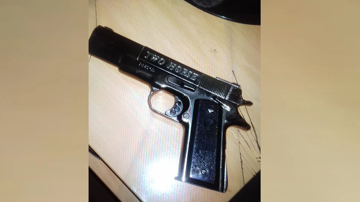 Pistola del detenido en Barcelona por intentar entrar en la Sagrada Familia con cargadores Pistola del detenido en Barcelona por intentar entrar en la Sagrada Familia con cargadores