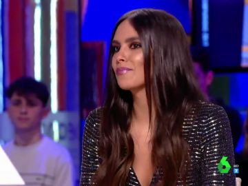 Cristina Pedroche adelanta en exclusiva los detalles del vestido de las Campanadas: "Este año me he vestido por los pies" Cristina Pedroche adelanta en exclusiva los detalles del vestido de las Campanadas: "Este año me he vestido por los pies"