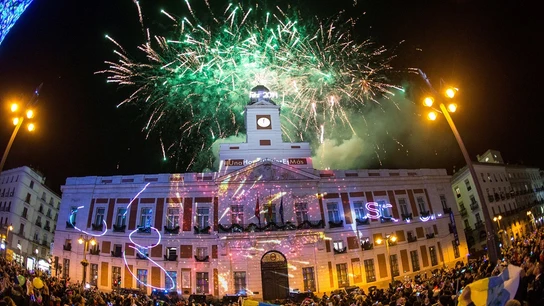 Puerta del Sol de Madrid dando la bienvenida a 2019 Puerta del Sol de Madrid dando la bienvenida a 2019