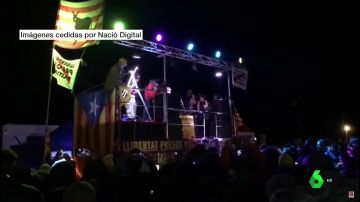Centenares de personas celebran Nochevieja en Lledoners en apoyo a los políticos presos