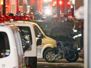 Agentes de seguridad en el lugar del atropello en Tokio. Agentes de seguridad en el lugar del atropello en Tokio.