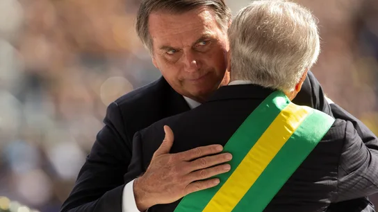 El nuevo presidente de Brasil, Jair Bolsonaro, es recibido por su antecesor, Michel Temer El nuevo presidente de Brasil, Jair Bolsonaro, es recibido por su antecesor, Michel Temer