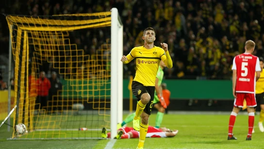 Christian Pulisic tras marcar un gol con el Borussia Dortmund Christian Pulisic tras marcar un gol con el Borussia Dortmund