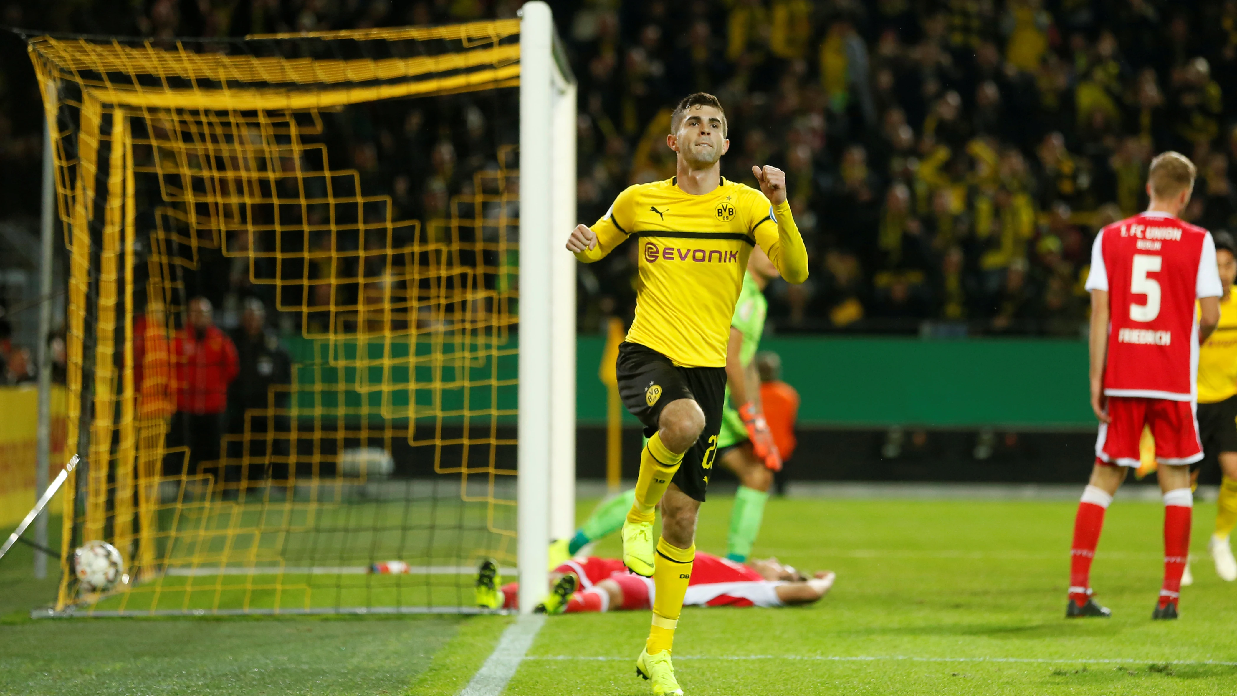 Christian Pulisic tras marcar un gol con el Borussia Dortmund Christian Pulisic tras marcar un gol con el Borussia Dortmund