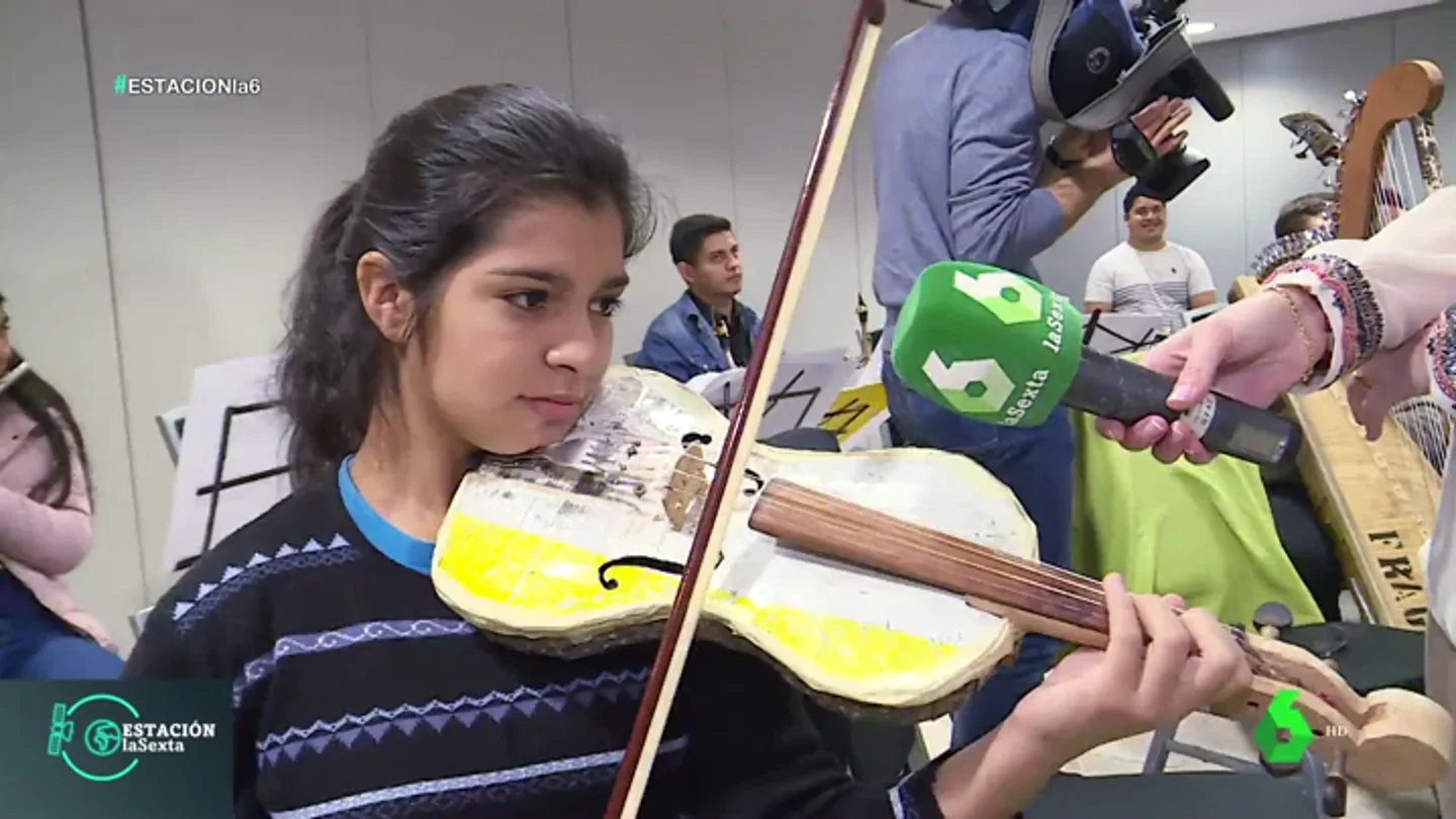 Instrumentos hechos con basura reciclada Instrumentos hechos con basura reciclada