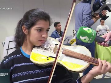 Instrumentos hechos con basura reciclada Instrumentos hechos con basura reciclada