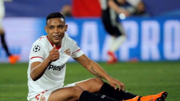 Luis Muriel en un partido con el Sevilla