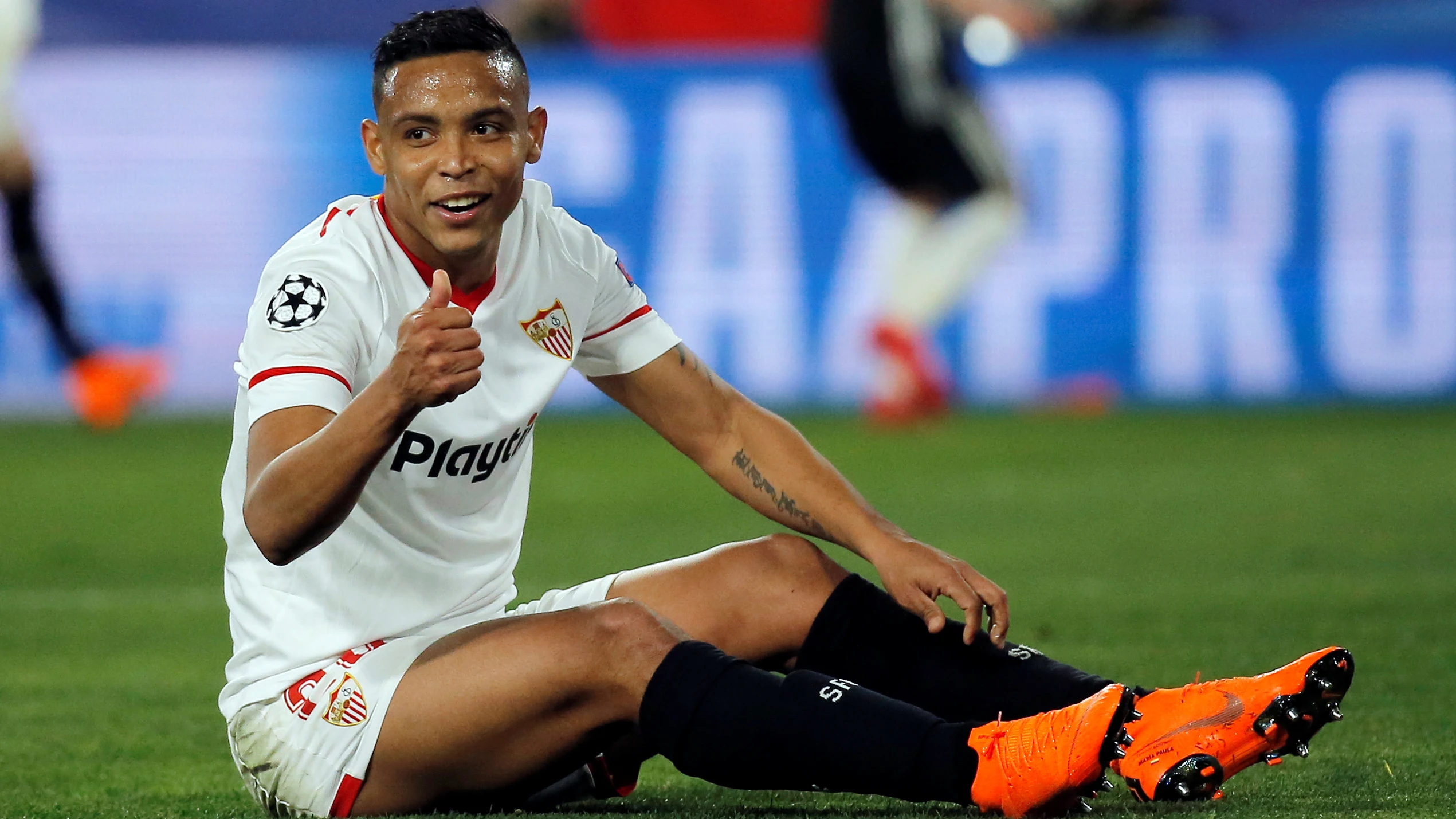 Luis Muriel en un partido con el Sevilla