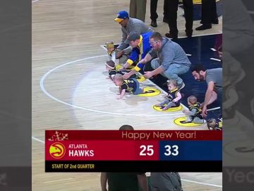 Los Indiana Pacers organizan carreras de bebés en los descansos de la NBA