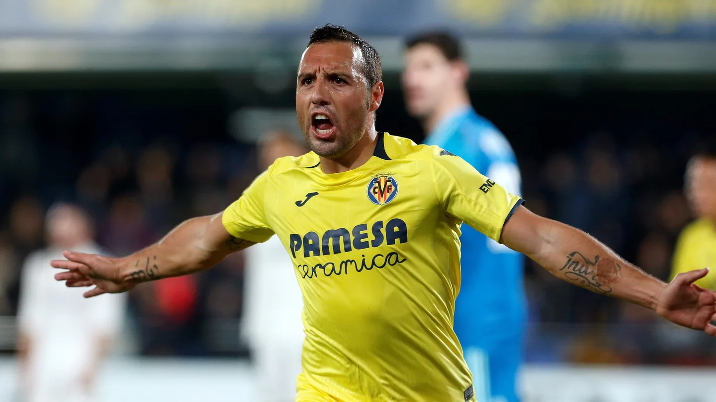 Santi Cazorla celebra su segundo gol ante el Real Madrid Santi Cazorla celebra su segundo gol ante el Real Madrid