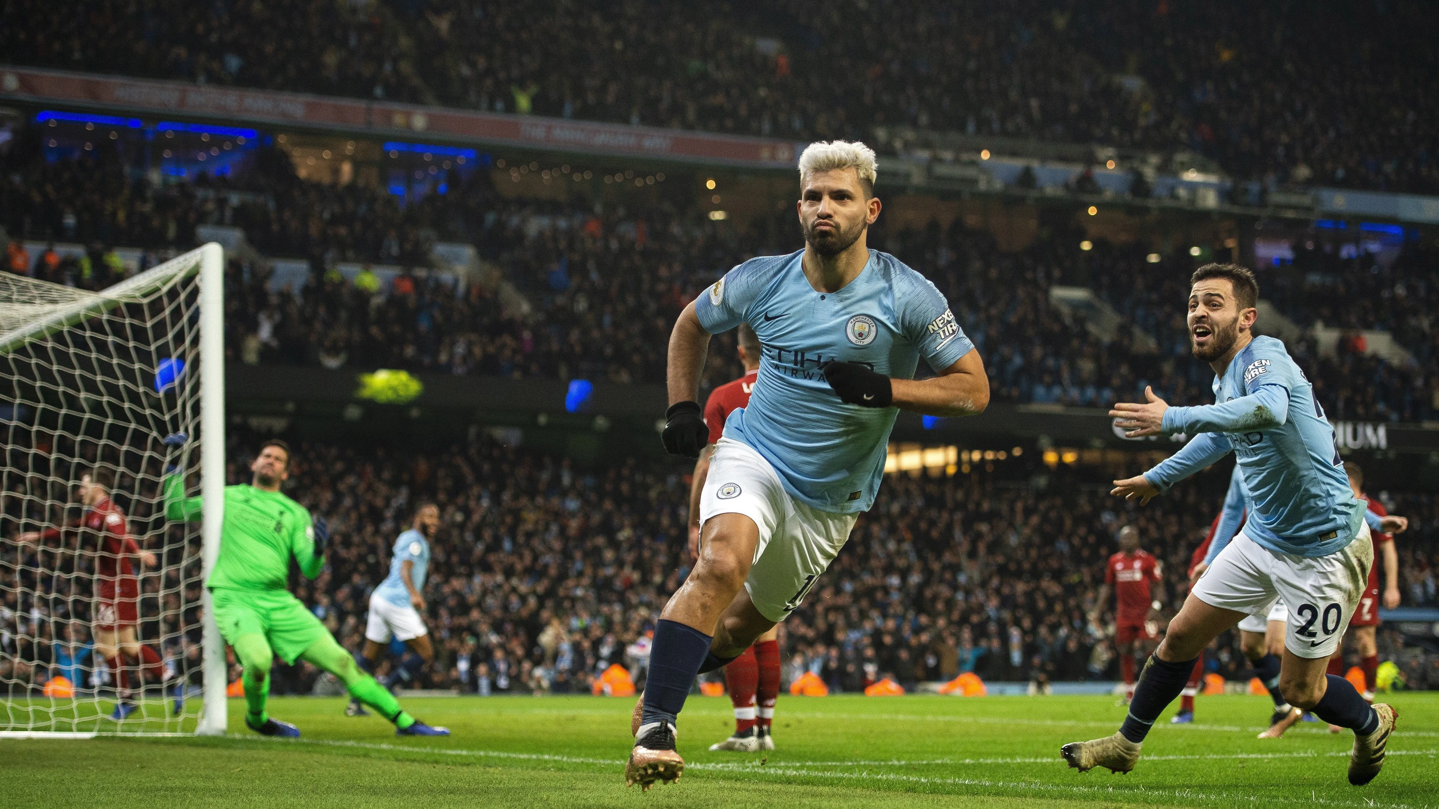 Agüero celebra el 1-0 ante el City