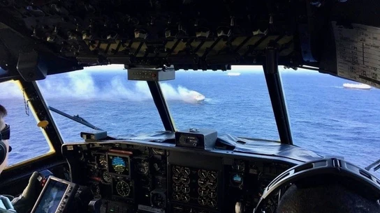El buque desde un helicóptero de la Guardia Costera de Estados Unidos El buque desde un helicóptero de la Guardia Costera de Estados Unidos