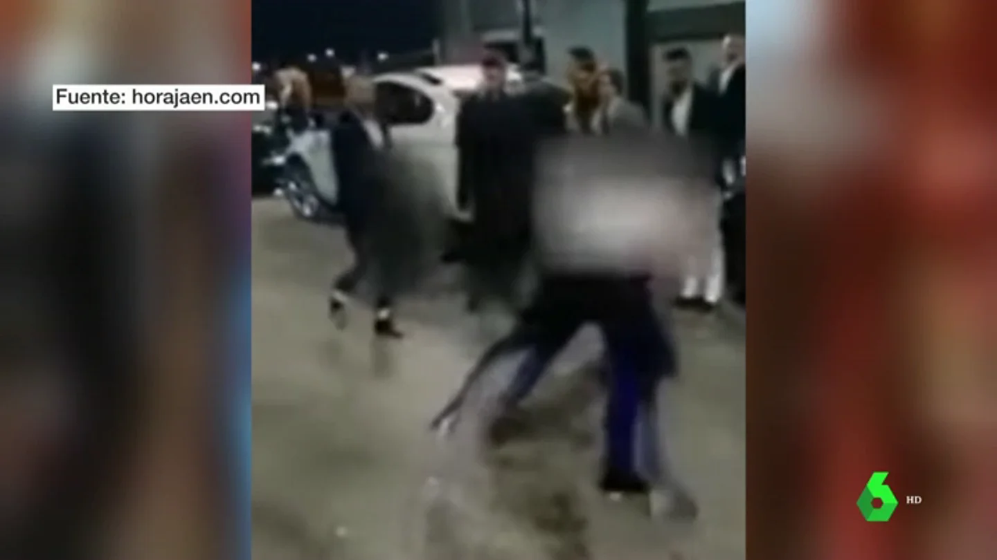 Varios jóvenes se lían a puñetazo en Jaén y un hombre amenaza con un cuchillo a dos mujeres en Bilbao durante la Nochevieja Varios jóvenes se lían a puñetazo en Jaén y un hombre amenaza con un cuchillo a dos mujeres en Bilbao durante la Nochevieja
