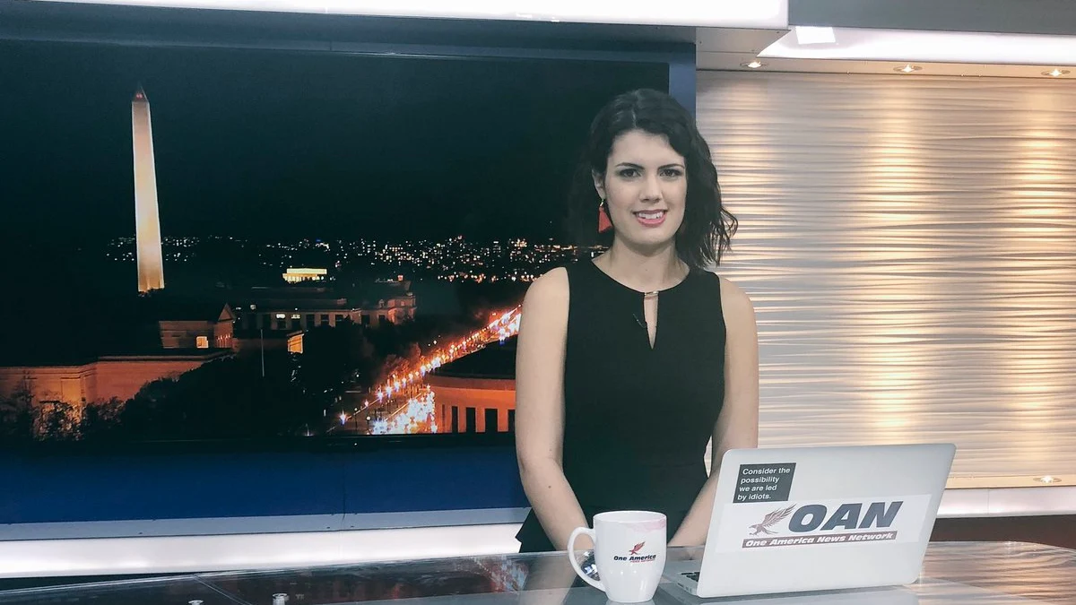 La presentadora Bre Payton en el plató de One American News