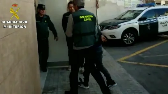 En prisión los cuatro jóvenes acusados de agredir sexualmente a una mujer de 19 años en Alicante En prisión los cuatro jóvenes acusados de agredir sexualmente a una mujer de 19 años en Alicante