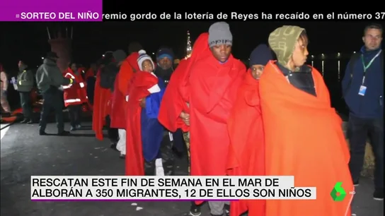 Rescate de un centenar de migrantes en el Mar de Alborán Rescate de un centenar de migrantes en el Mar de Alborán
