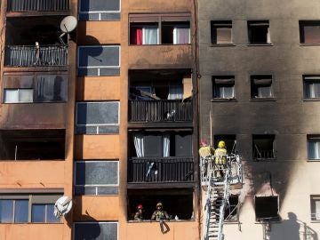 Incendio en un edificio de diez plantas en Badalona Incendio en un edificio de diez plantas en Badalona
