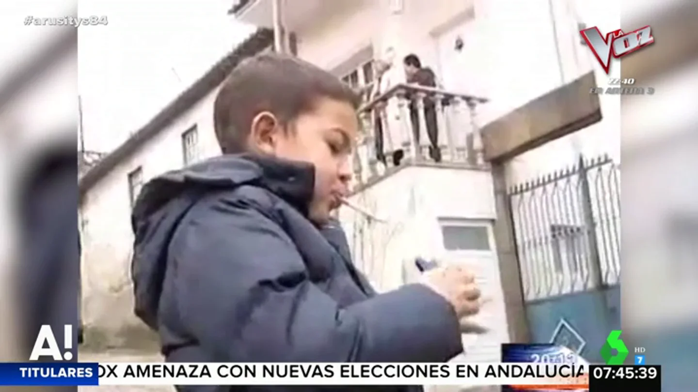 La insólita tradición de un pueblo de Portugal: dejar a los niños fumar el Día de Reyes La insólita tradición de un pueblo de Portugal: dejar a los niños fumar el Día de Reyes