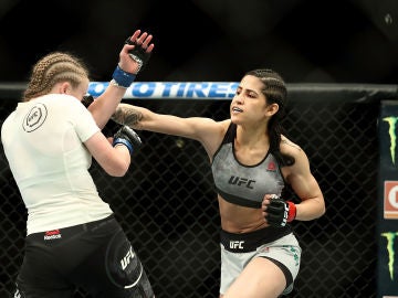 Polyana Viana, en un combate de la UFC Polyana Viana, en un combate de la UFC