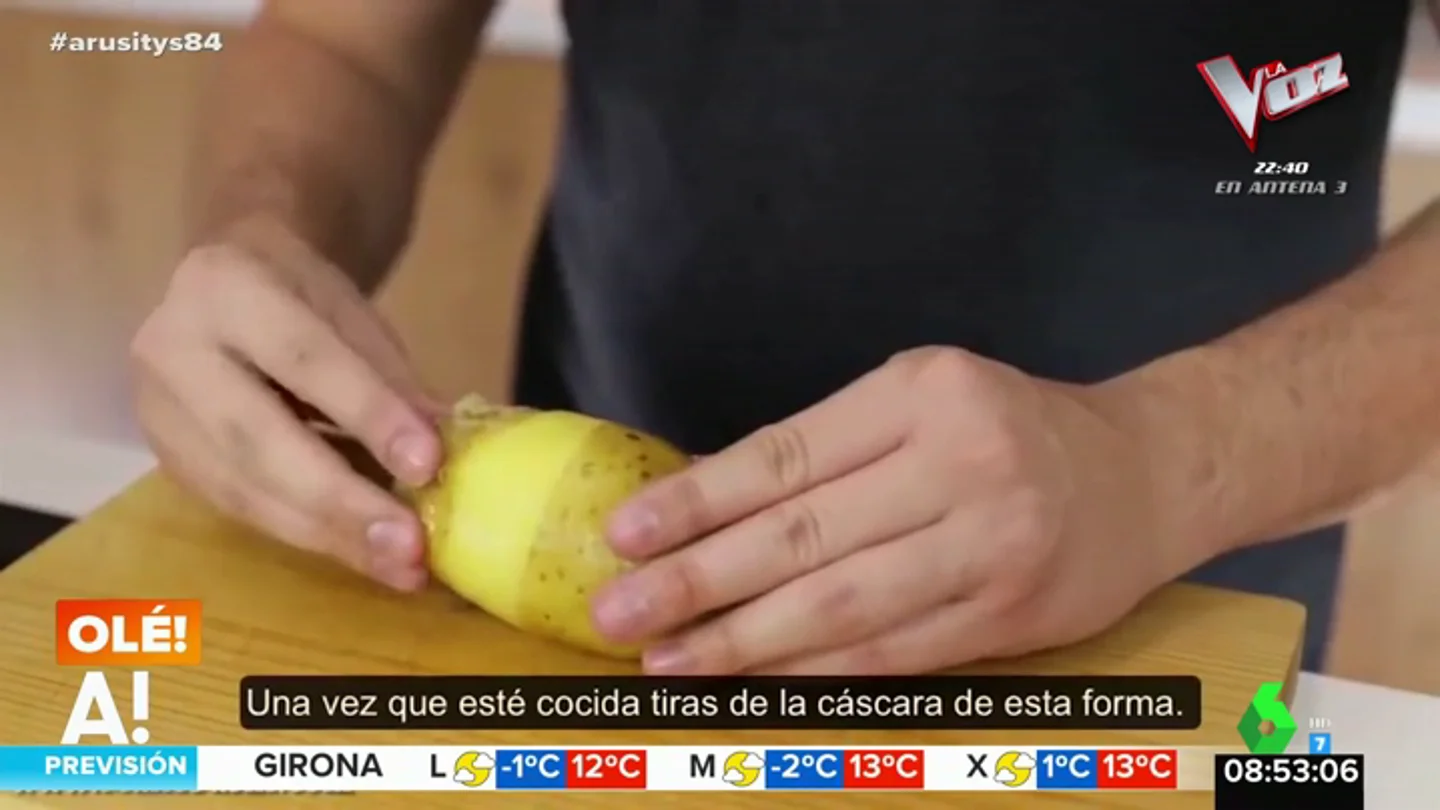 Este es el sencillo truco para quitarle la piel a una patata Este es el sencillo truco para quitarle la piel a una patata