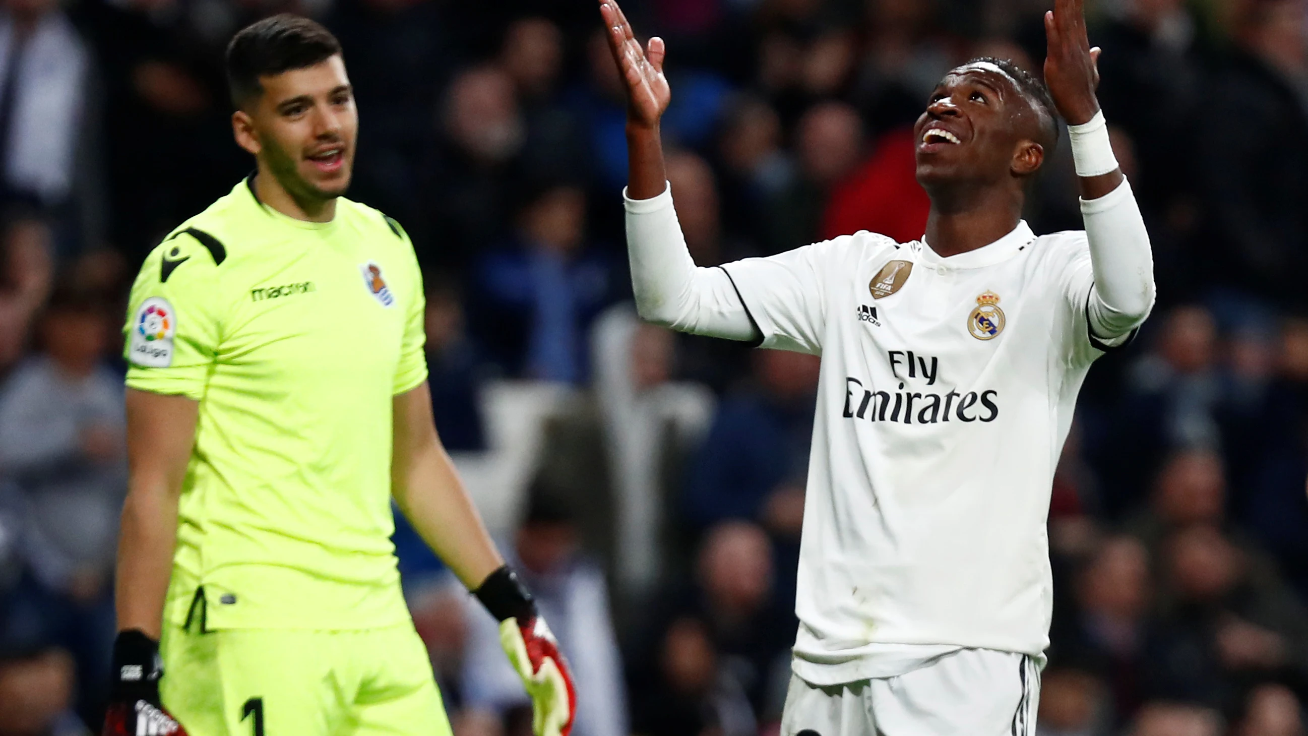 Vinicius se desespera ante la mirada de Rulli