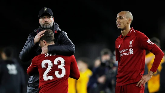 Klopp consuela a Xherdan Shaqiri tras la eliminación Klopp consuela a Xherdan Shaqiri tras la eliminación
