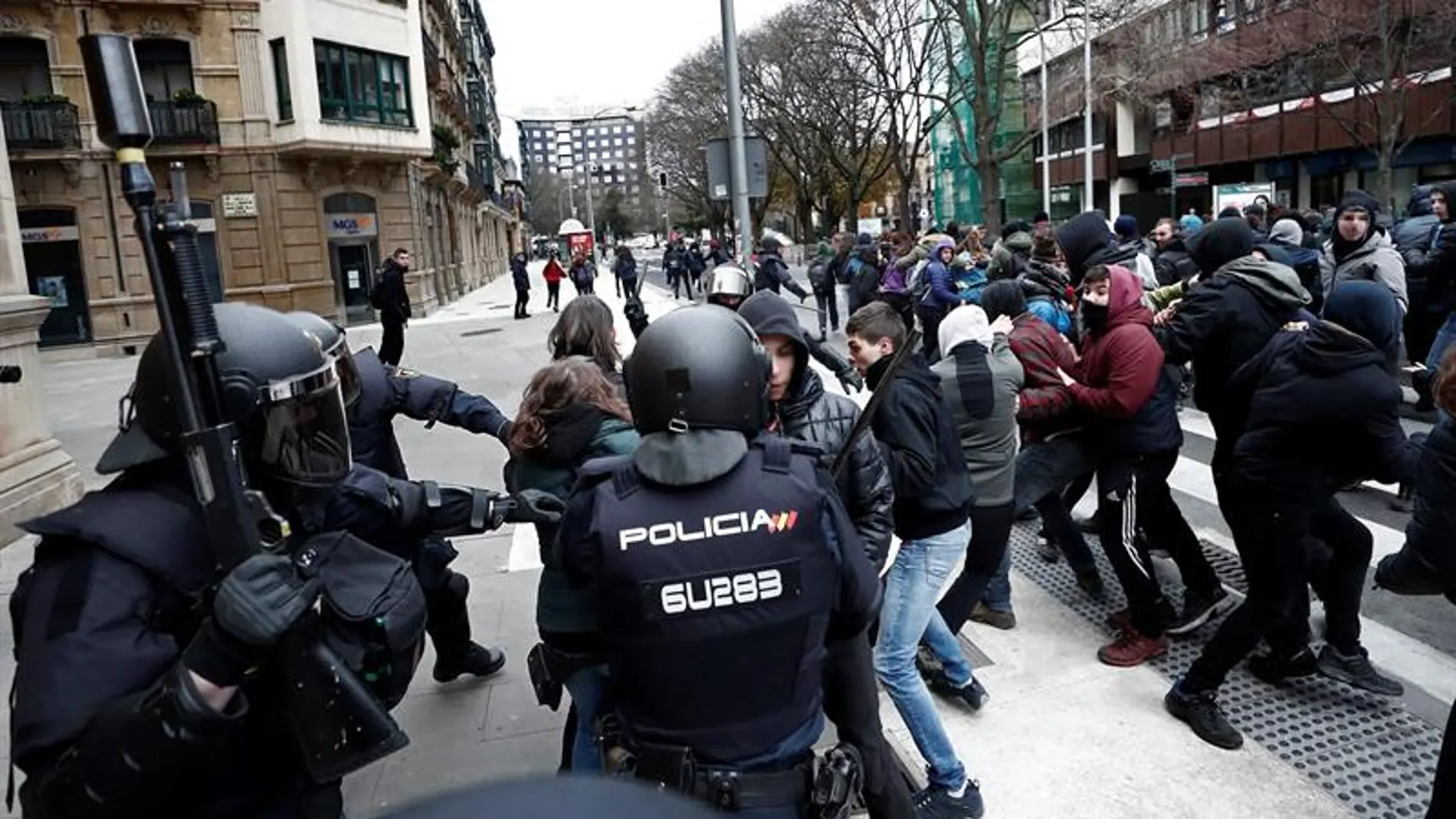 Protestas en Pamplona tras le desalojo del edificio okupa