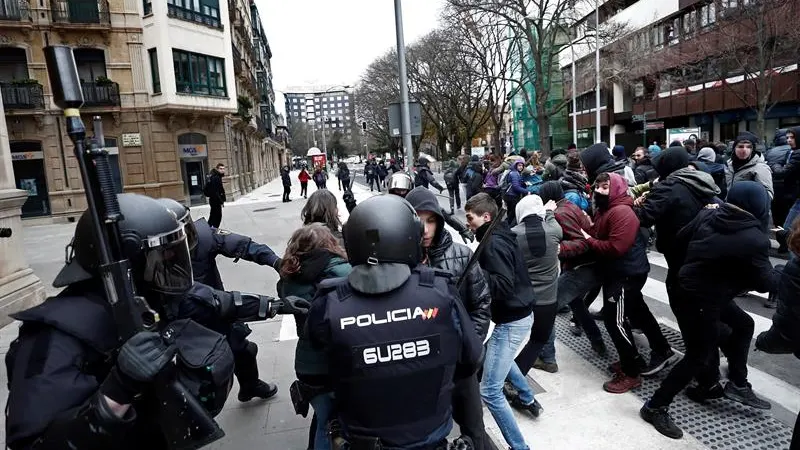 Protestas en Pamplona tras le desalojo del edificio okupa