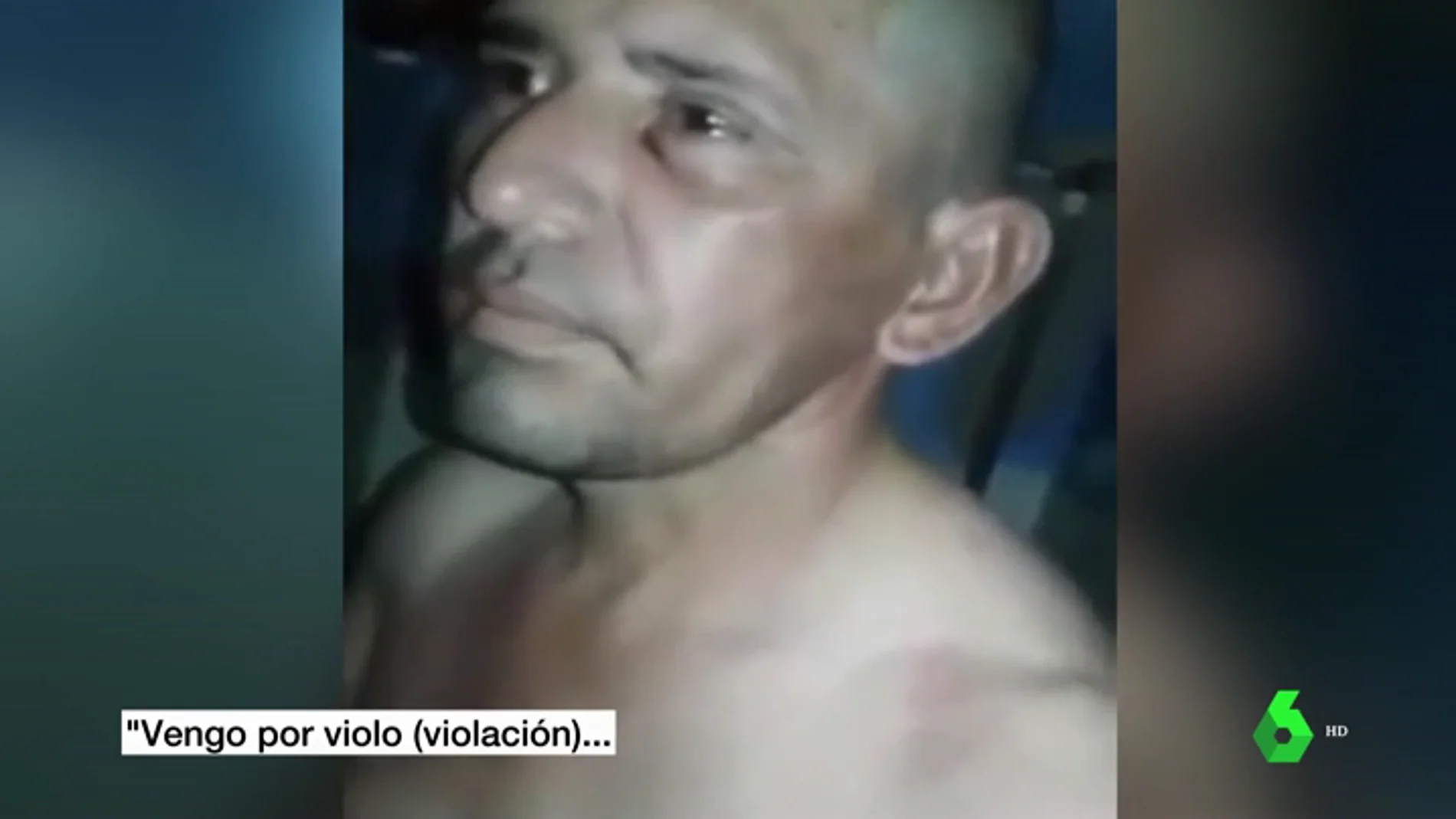 Fragmento del vídeo en el que el preso es golpeado y vejado