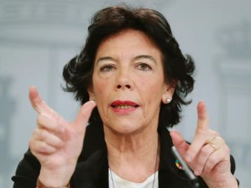 La ministra Portavoz Isabel Celaá durante la rueda de prensa posterior al Consejo de Ministros La ministra Portavoz Isabel Celaá durante la rueda de prensa posterior al Consejo de Ministros