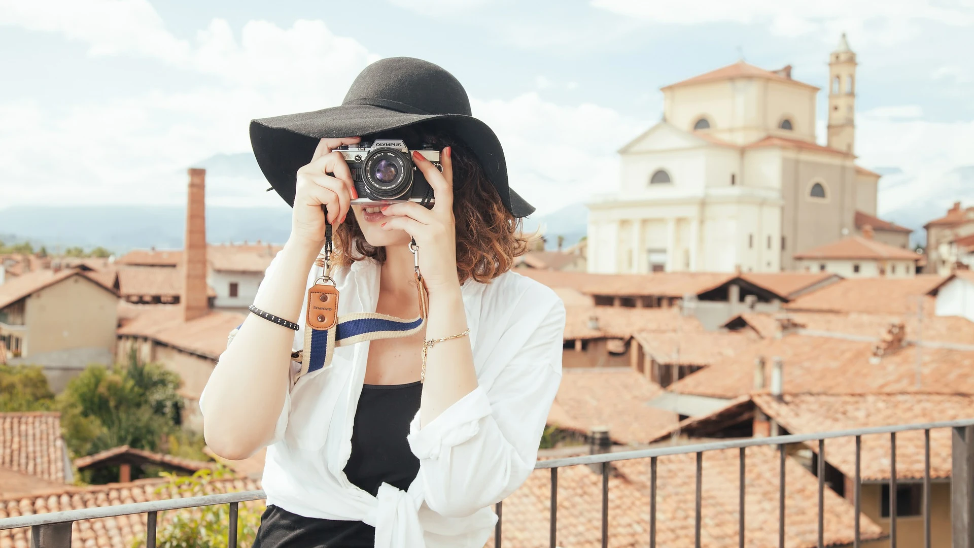 Turista haciendo fotos Viajestic