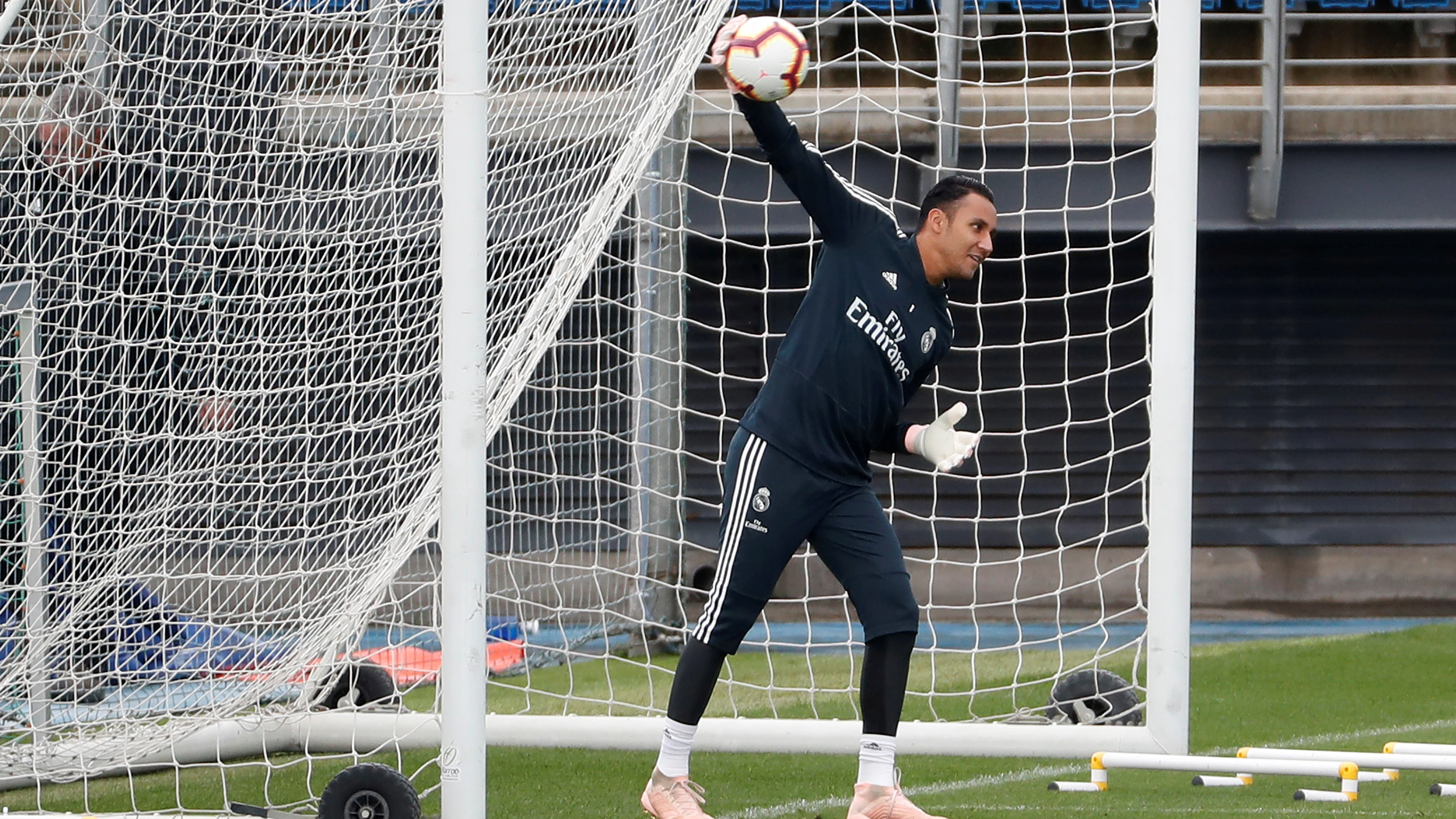 Keylor Navas, durante un entrenamiento con el Real Madrid