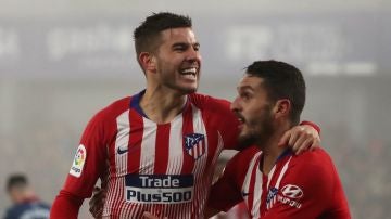 Lucas Hernández y Koke celebran un gol del Atlético de Madrid