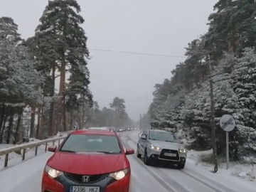 Coches atrapados en Navacerrada Coches atrapados en Navacerrada